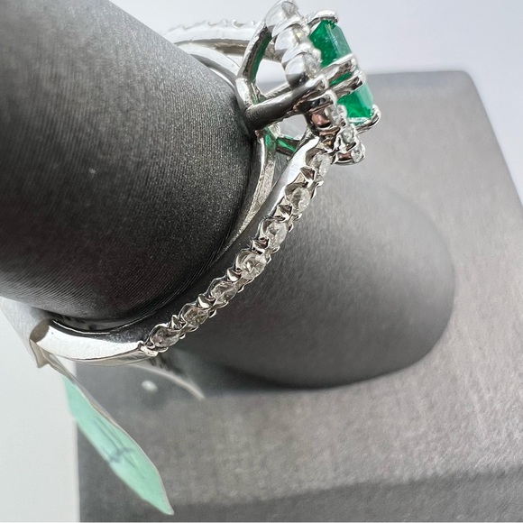 14k White Gold Diamond & Emerald Ring - Picture 2 of 8